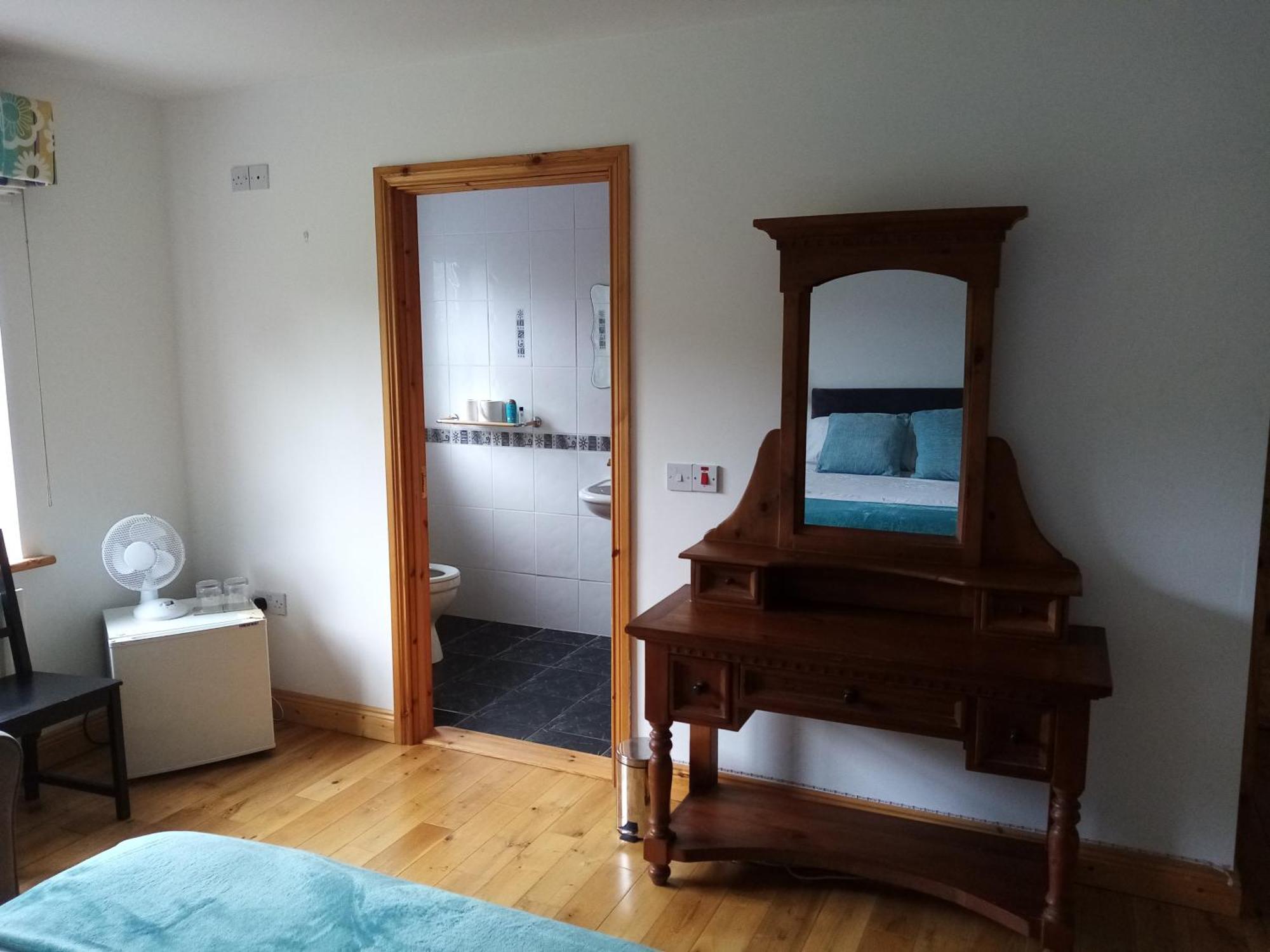 Farnaught House Apartment Westport Ngoại thất bức ảnh
